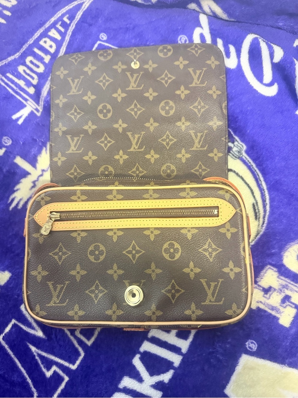 LOUIS VUITTON MONOGRAM SAINT GERMAIN SHOULDER BAG - Picture 3 of 16